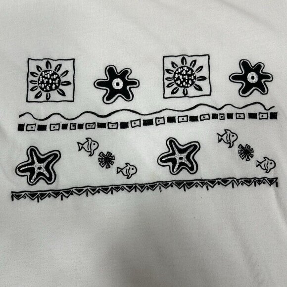 Vintage Suburbans Women White Beaded T-shirt Top Nautical Black Fish Stars Sz M - Picture 4 of 5